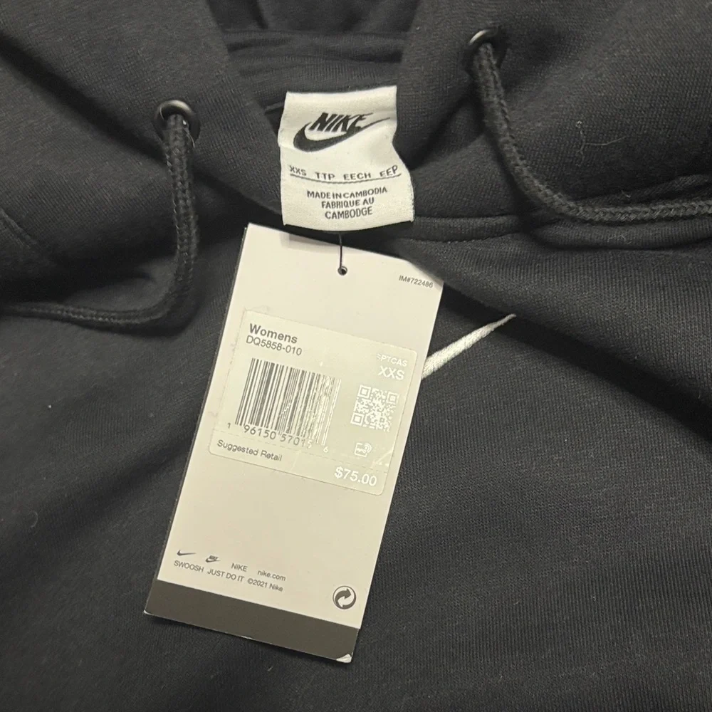 Nike Women's Black Hoodie - Picture 2 of 3